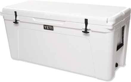 YETI Tundra 35 Cooler - Hike & Camp