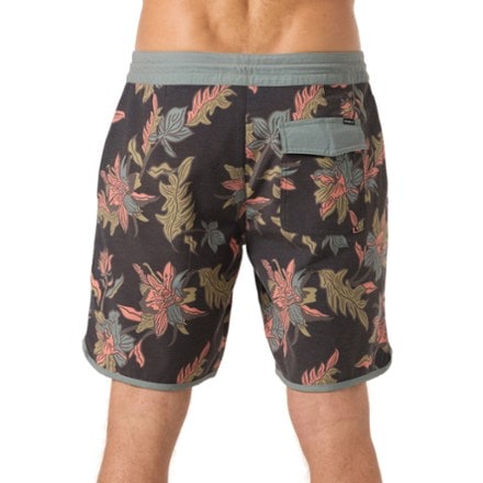 O'Neill Cruzer Scallop 18" Board Shorts - Men's 4