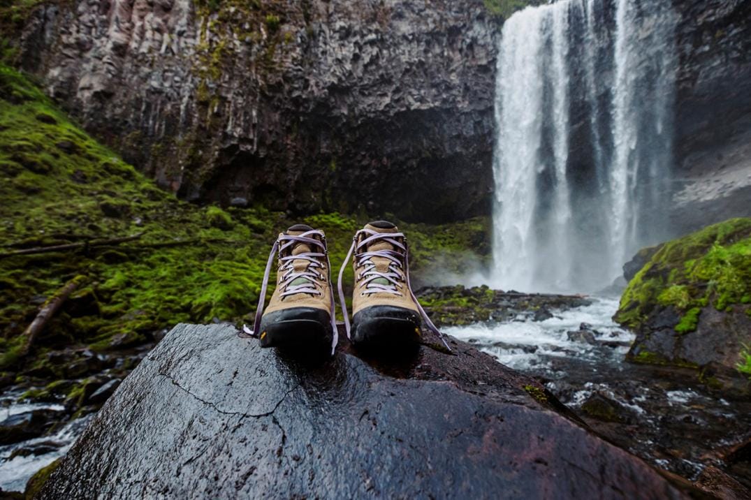 Location Image for Inquire Mid Hiking Boots - Women's