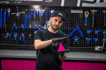 Muc-Off Collapsible Silicone Funnel 2