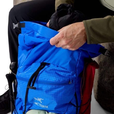 Arc'teryx Aerios 35 Pack 8