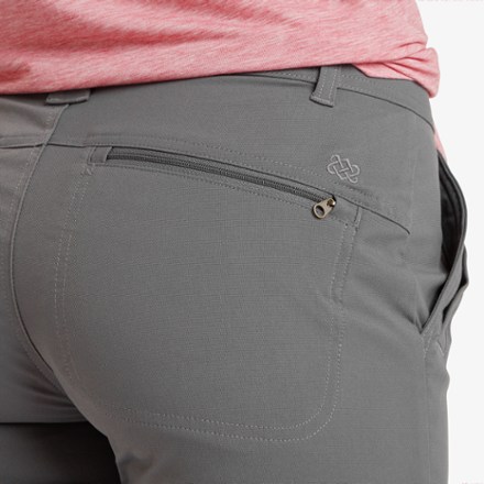 Sherpa Adventure Gear Bara Shorts - Women's 6