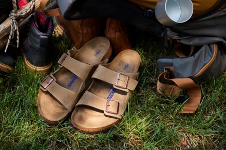 Location Image for Arizona Soft Footbed Sandals - Men's