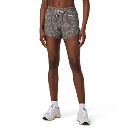 Vuori Clementine 2.0 Shorts - Women's 4" Inseam 1