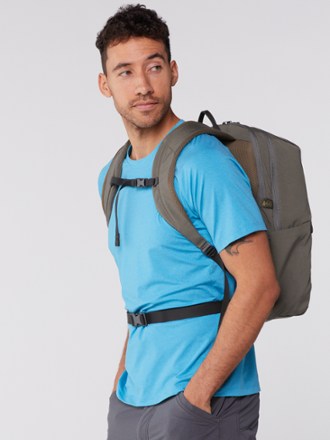 Rei beyonder top tote