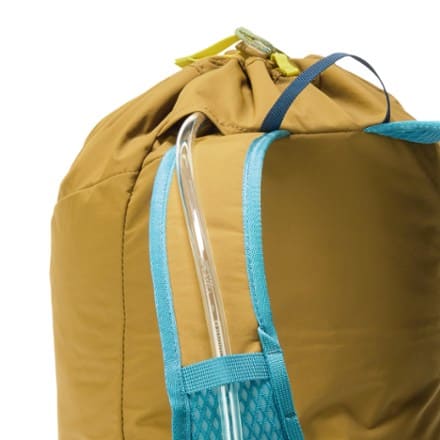 Cotopaxi Empacable 16 L Pack Hydration port & tube routing