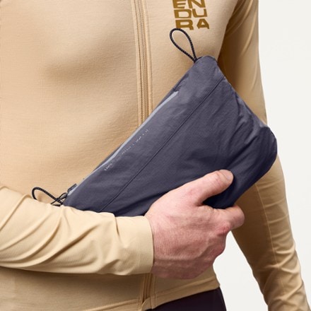 Endura Alltrack Ride Packable Cycling Jacket - Men's 7