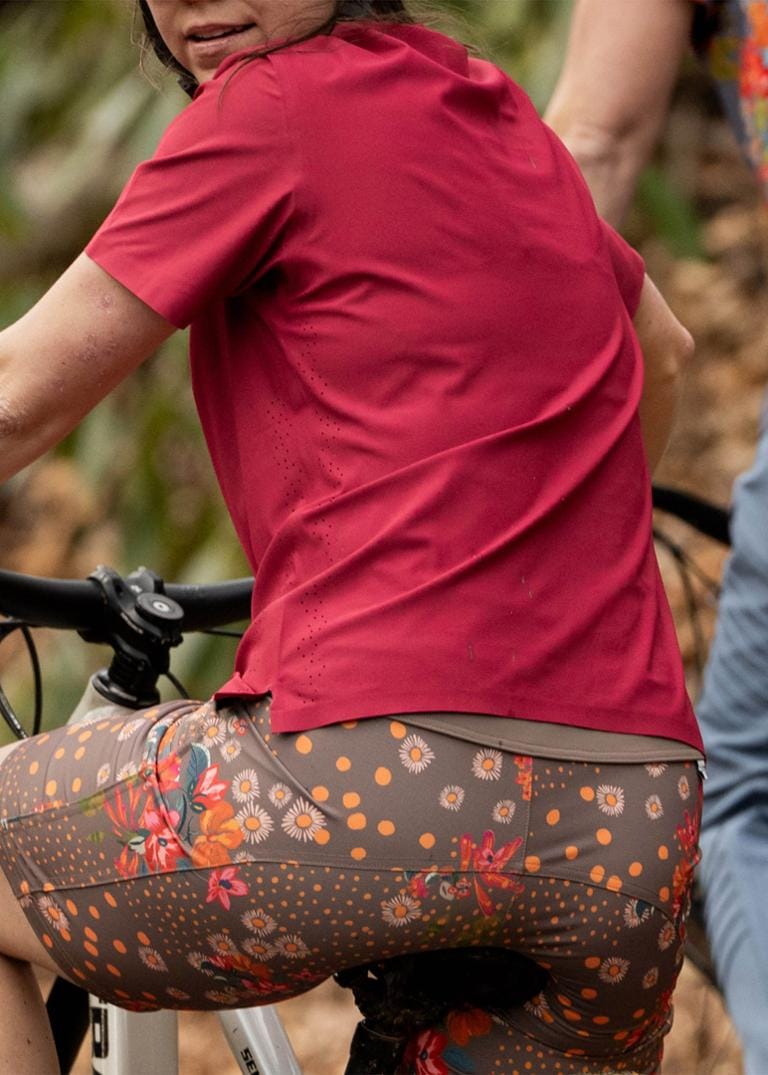 Location Image for Beyond Tech Tee Vented Bike Jersey - Women's