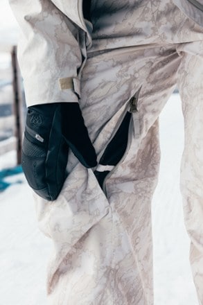 686 Regalia Bib Pants - Women's 9