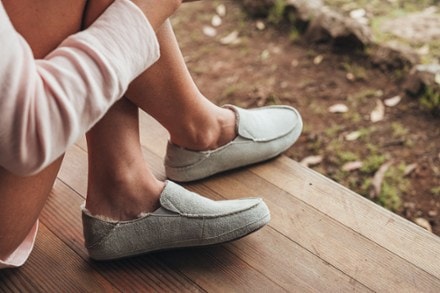 OluKai Nohea Slippers - Women's 5