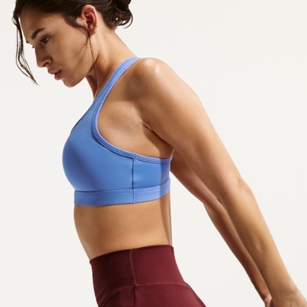Nike Swoosh Medium Support Bra 3