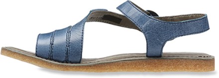 Instep detail (Midnight Navy)