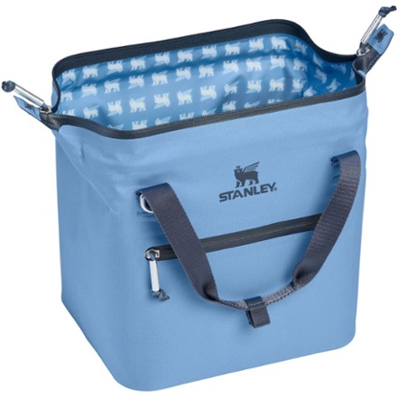 Stanley The All Day Julienne Mini Cooler - 10 Cans/7.4 Qts. 2
