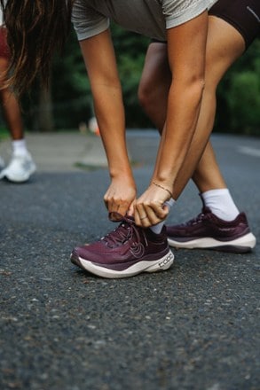 Topo Athletic Aura 2 Road-Running Shoes - Women's 5