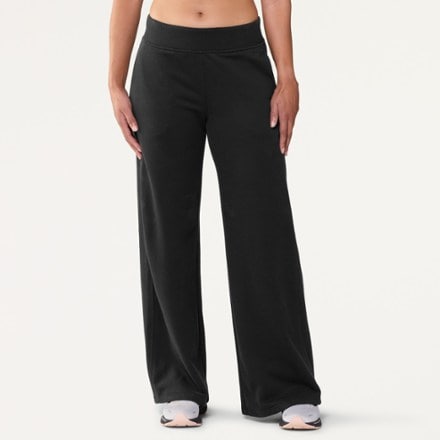 Vuori Sedona Mid-Rise Wideleg Pants - Women's 1
