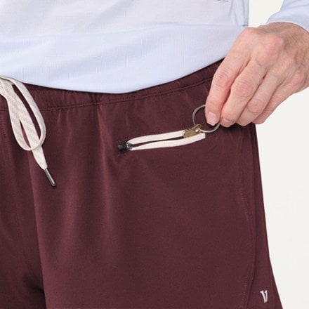 Vuori Clementine 4" Shorts - Women's 4