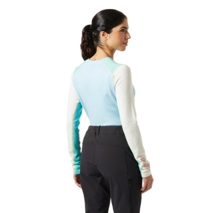 Helly Hansen Lifa Merino Midweight Base Layer Crew Top - Women's 2