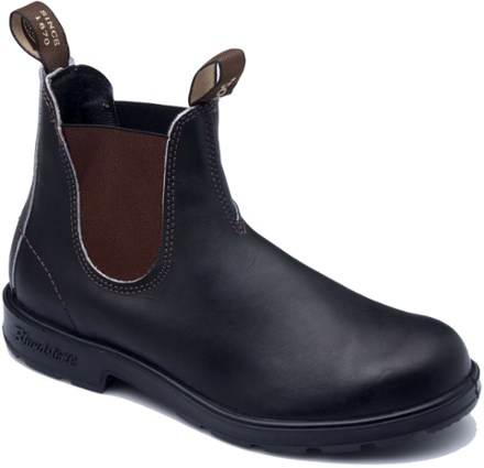 blundstones on men