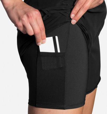 Brooks Chaser 5" 2-In-1 Shorts - Women's 7