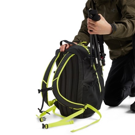 Arc'teryx Mantis 26 L Pack 7