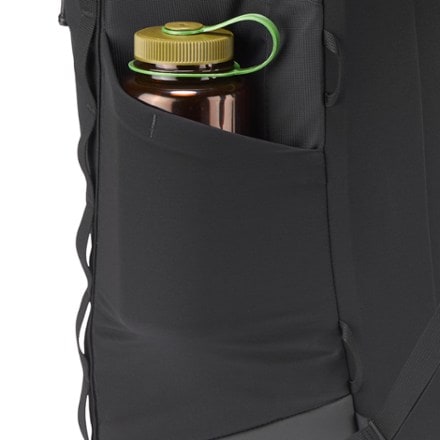 YETI Palo 32 L Active Pack Water bottle pocket (Water bottle sold separately)