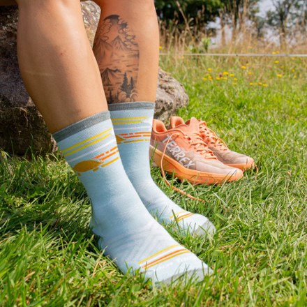 Darn Tough Pacer Micro Crew Ultralightweight Cushion Socks - Women's 4