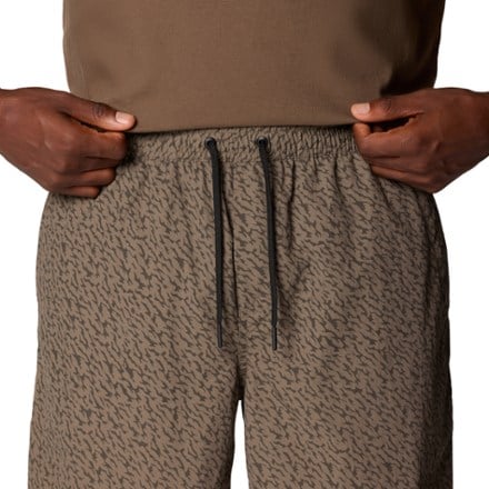 Mountain Hardwear Stryder Shorts - Men's 5" Inseam 4
