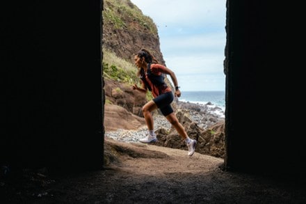Topo Athletic Vista Trail-Running Shoes - Women's 5