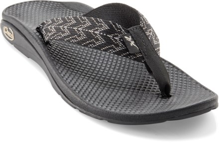 women's black chaco flip flops