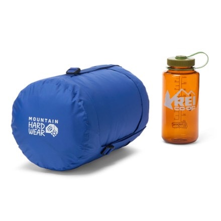 Mountain Hardwear Bishop Pass 15 WINDSTOPPER Sleeping Bag Stuff sack (32oz bottle not included)