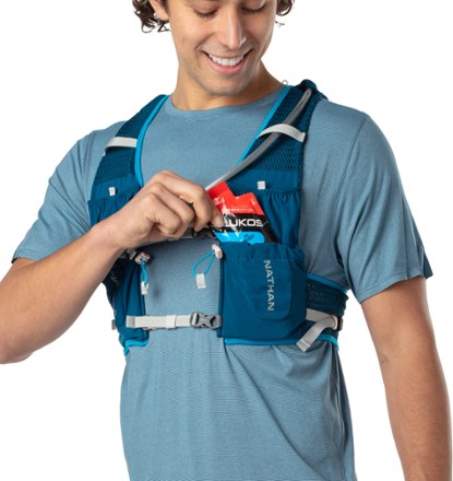 Nathan Vapor Air Lite 4 L Hydration Vest 8