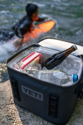 YETI Hopper Flip 8 Soft Cooler 4