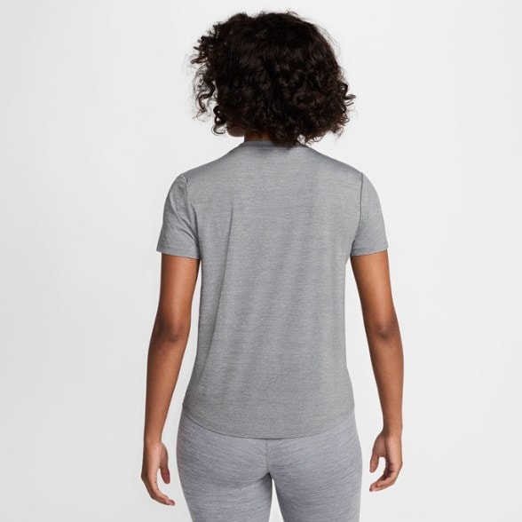 On Body Image of color Smoke Grey/Heather Black