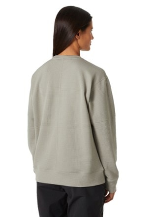 Helly Hansen Evolved Air Crew Neck Mid Layer Top - Women's 1