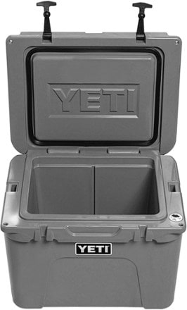 YETI Tundra 35 Cooler 2