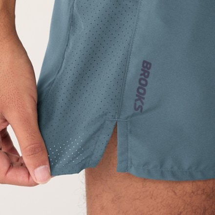 Brooks Dash 6" Shorts - Men's 7