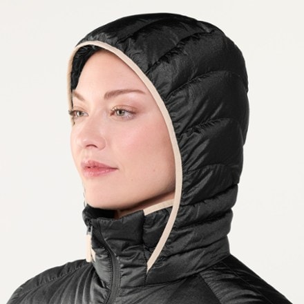 SENIQ Wildpuff Down Hoodie - Women's 7