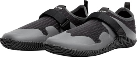 NRS Kicker Wetshoes - Men's 6
