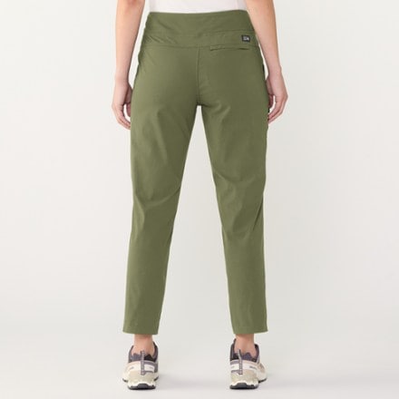 Mountain Hardwear Dynama Ankle Pants - Women's 2