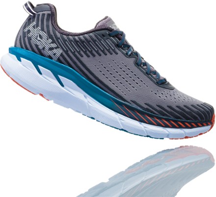 hoka one one outlet