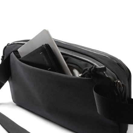 Bellroy Venture Sling 2.5 L 7