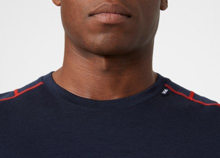 Helly Hansen Lifa Merino Lightweight Crew Base Layer Top - Men's 4