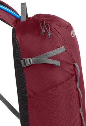 CamelBak Cloud Walker 18 Hydration Pack 6