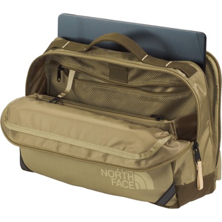 The North Face Base Camp Voyager Sling 3