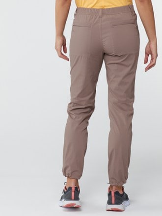 Women's Hiking Pants: Lightweight 