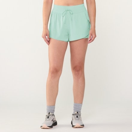 Vuori Daily Speed Shorts - Women's 1