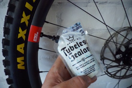 Peaty's Tubeless Sealant Trail Pouch - 120ml 3