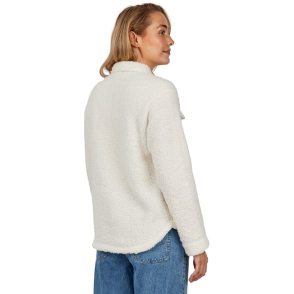 On Body Image of color Cream