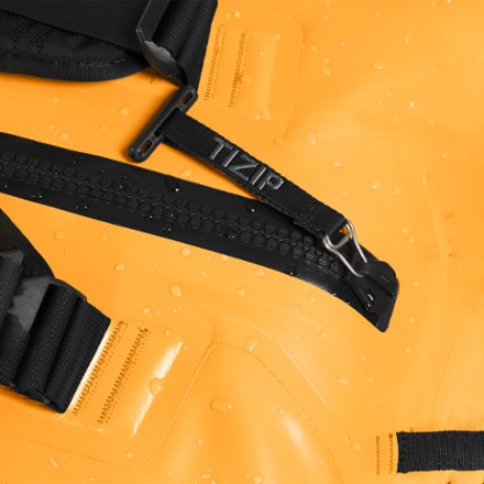 The North Face Base Camp WP Duffel - 50 L 6