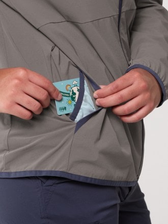Cotopaxi Vuelta Performance Windbreaker - Women's 5